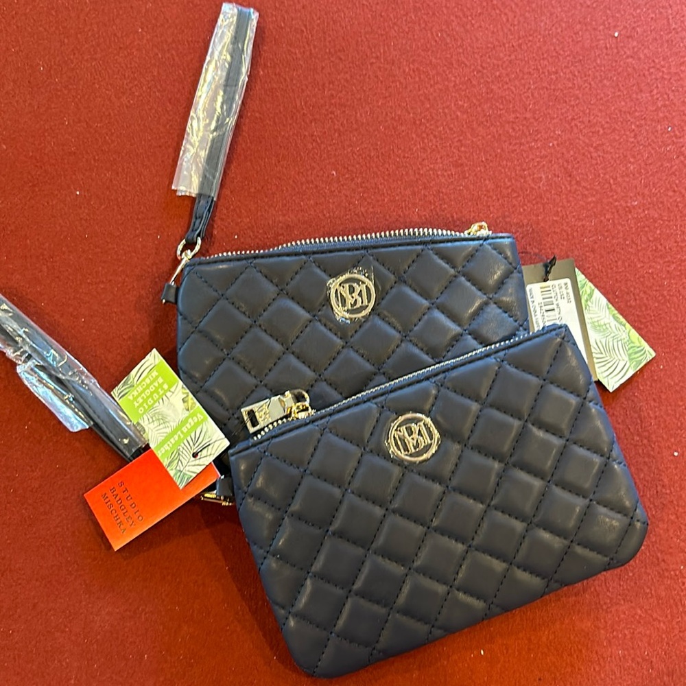 Two pack Badgley Mischka navy blue clitch wristlet women’s bag purse